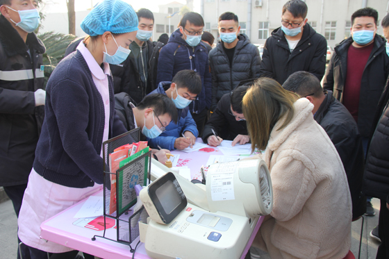 血液是生命的禮物——中國聯(lián)通安康市分公司、安康大數(shù)據(jù)運營有限公司聯(lián)合開展冬季應(yīng)急獻(xiàn)血活動