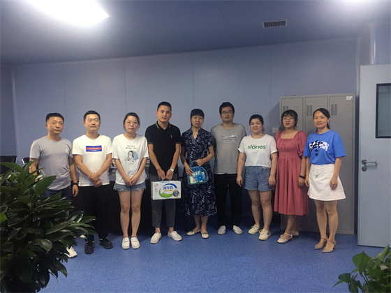 戰(zhàn)高溫 斗酷暑 守崗位 保供應(yīng) ——安康市中心血站開展夏季慰問活動