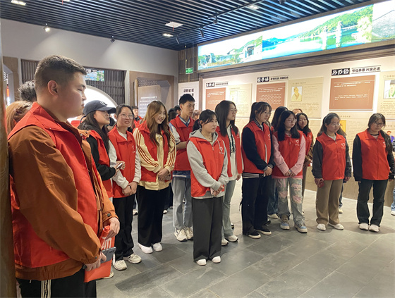 緬懷沈氏三賢 弘揚(yáng)勤廉家風(fēng)|安康市中心血站聯(lián)合安康學(xué)院團(tuán)委開(kāi)展愛(ài)國(guó)主義教育活動(dòng)