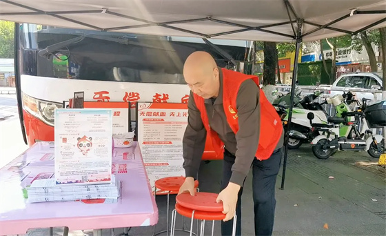 安康李軍，18年獻(xiàn)出“10”個(gè)自己……