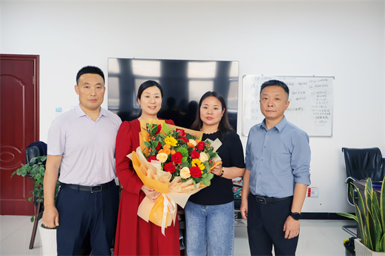 安康市中心血站開展“5·12”國際護(hù)士節(jié)慰問活動